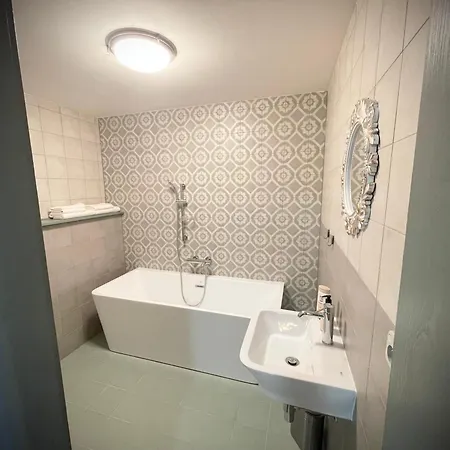 Aparthotel Tgm 4*